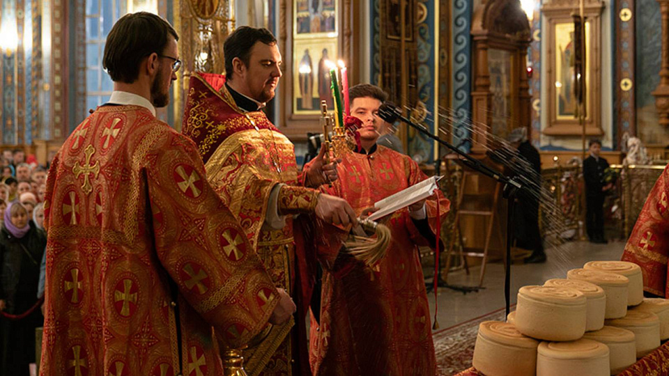 В Воронеже православные христиане отмечают Пасху